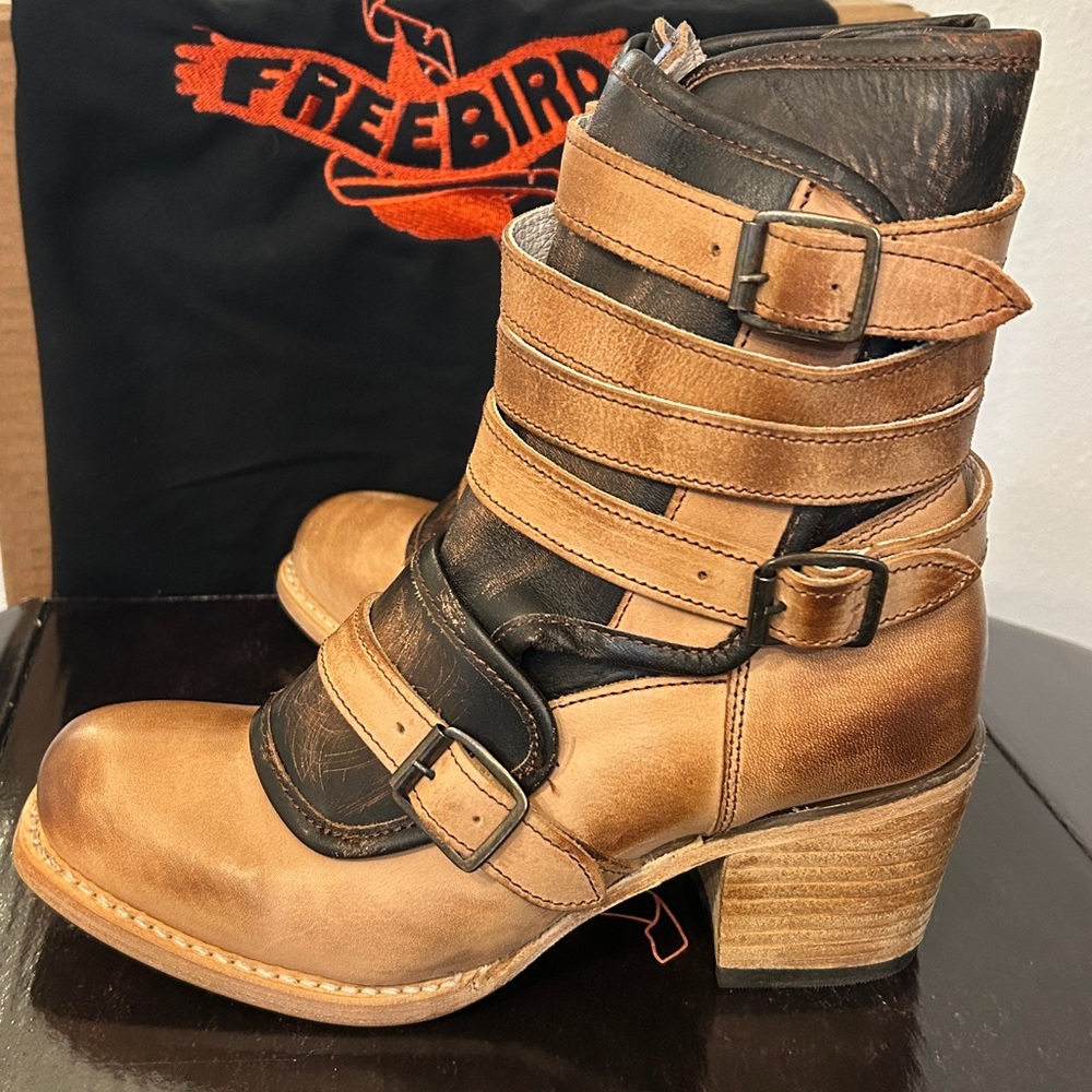 NWT FREEBIRD “DARLIN” Boots in Natural & Black | Size 7 🔥PRICE FIRM !!! - Picture 9 of 14